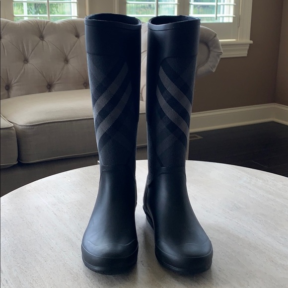 Burberry Check Panel Rain Boots Charcoal - Picture 2 of 12